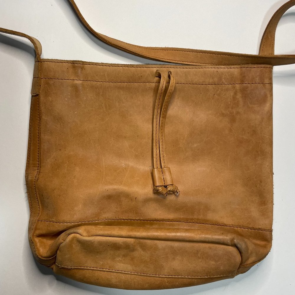 Able Tadesse Leather Bucket Bag - Tan